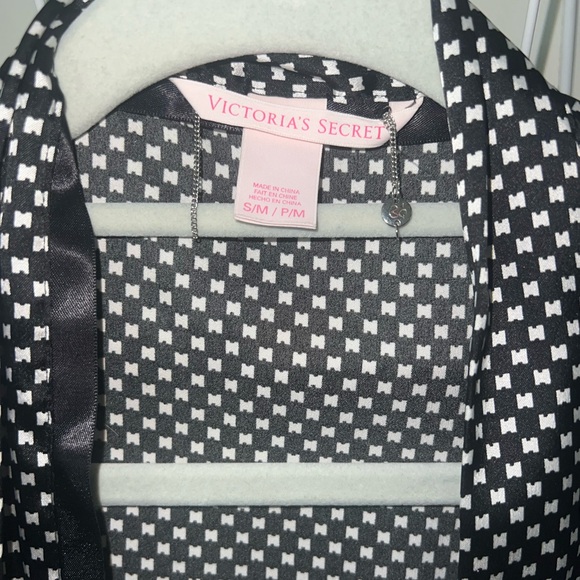 Silk Victoria’s Secret Robe (Sz. S/M) - Picture 2 of 5